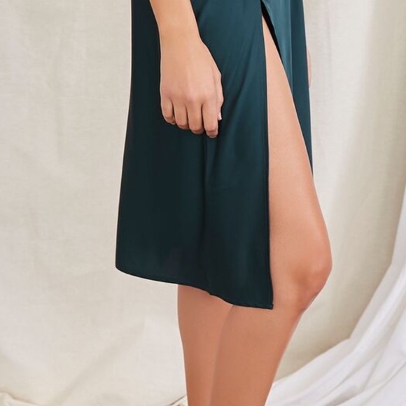 Emerald/Hunter Satin Skirt 💚 - Picture 5 of 6